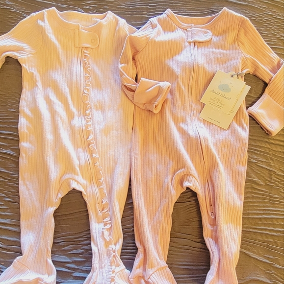 4 Baby Girl New Born onesies - Picture 3 of 4